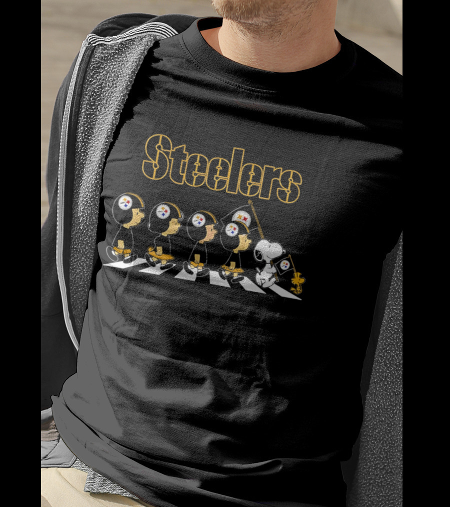 Steelers Peanuts Characters Walking With Football Flag T-Shirt