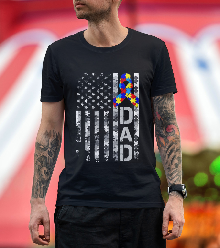 USA Flag With Autism Awareness Puzzle Ribbon Dad Fathers Day T-Shirt