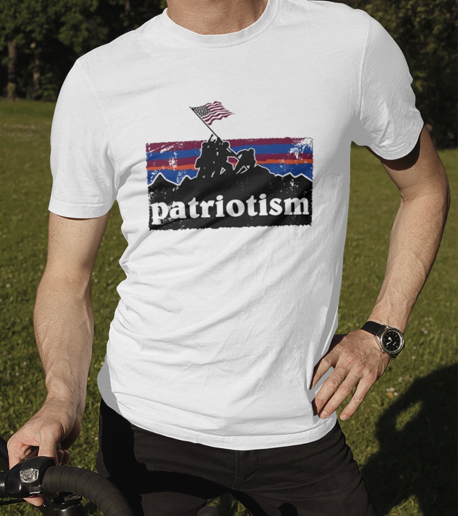 Patriotism Battle Of Iwo Jima Holding US Flag Mountain T-Shirt