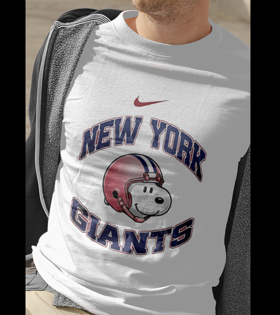 Nike New York Giants Snoopy Football Helmet T-Shirt