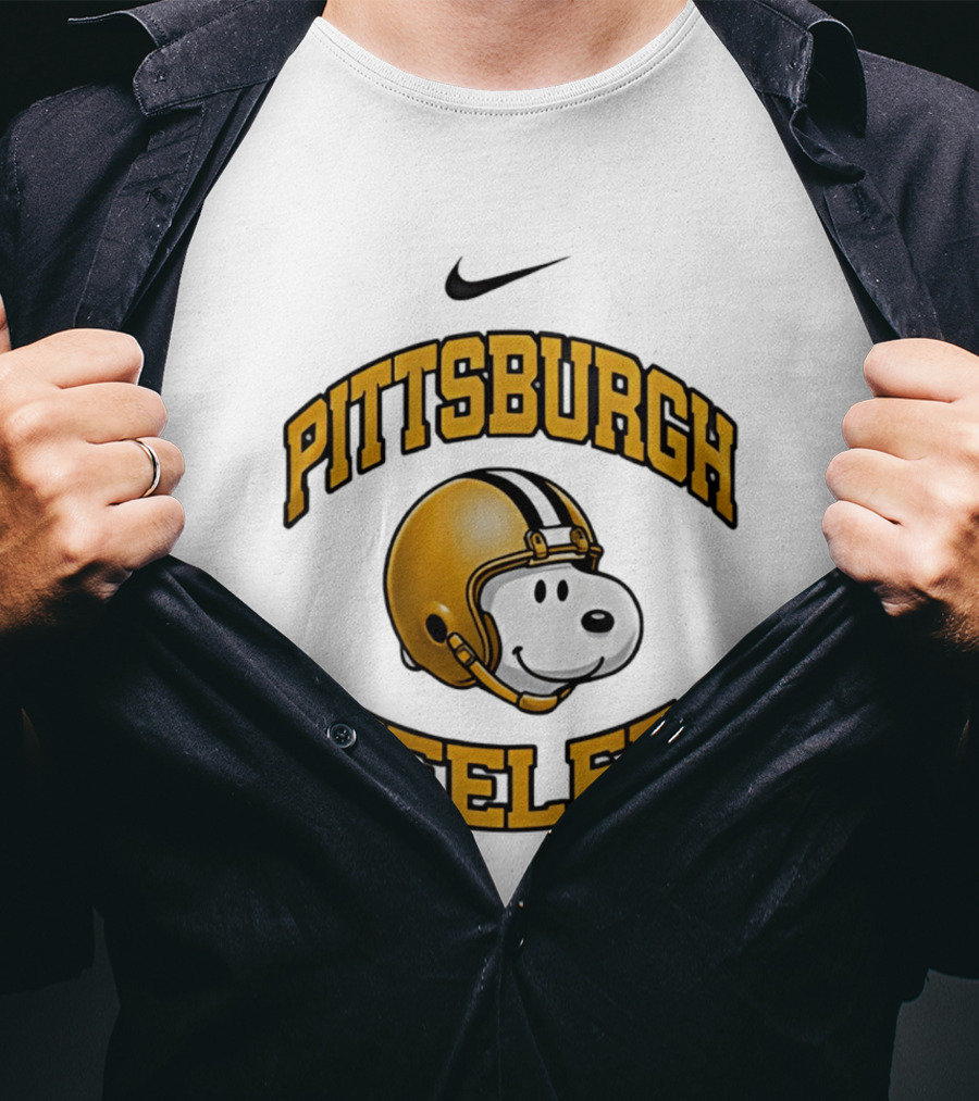 Nike Pittsburgh Steelers Snoopy Helmet 2026 T-Shirt