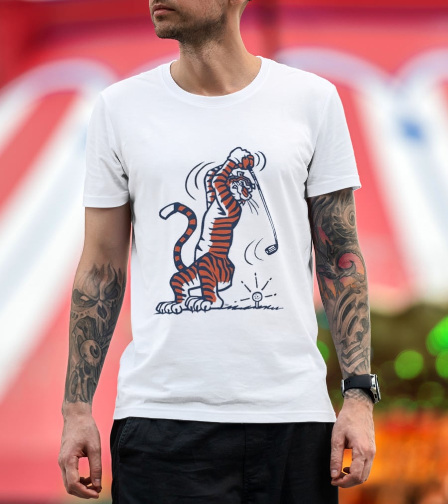 Auburn Tiger Swinging Golf Club Men's T-Shirt