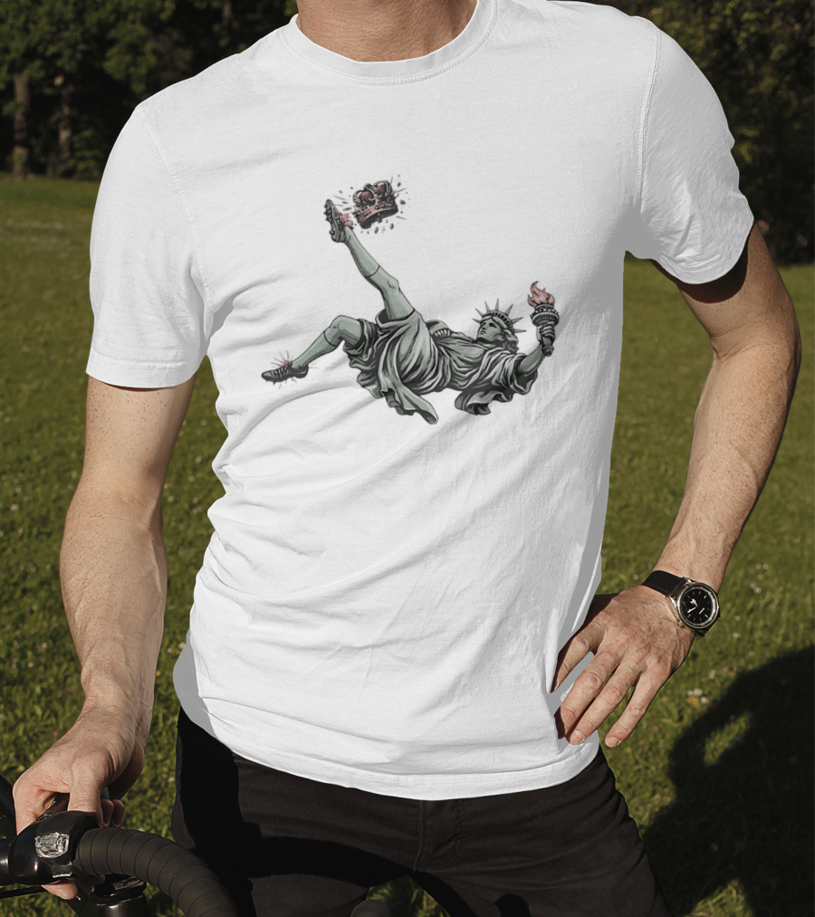 Statue Of Liberty Toppling Crown No Kings T-Shirt