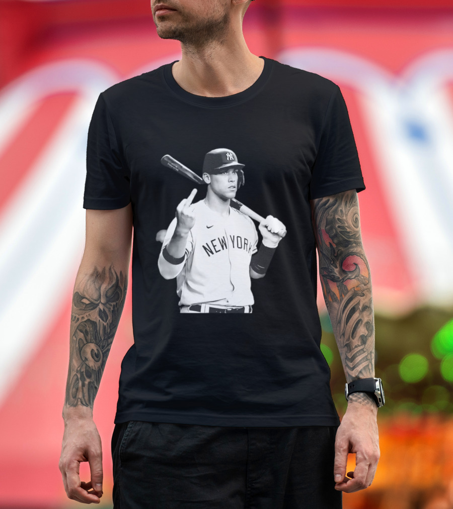 New York Yankees Aaron Judge Baseball Gesture T-Shirt