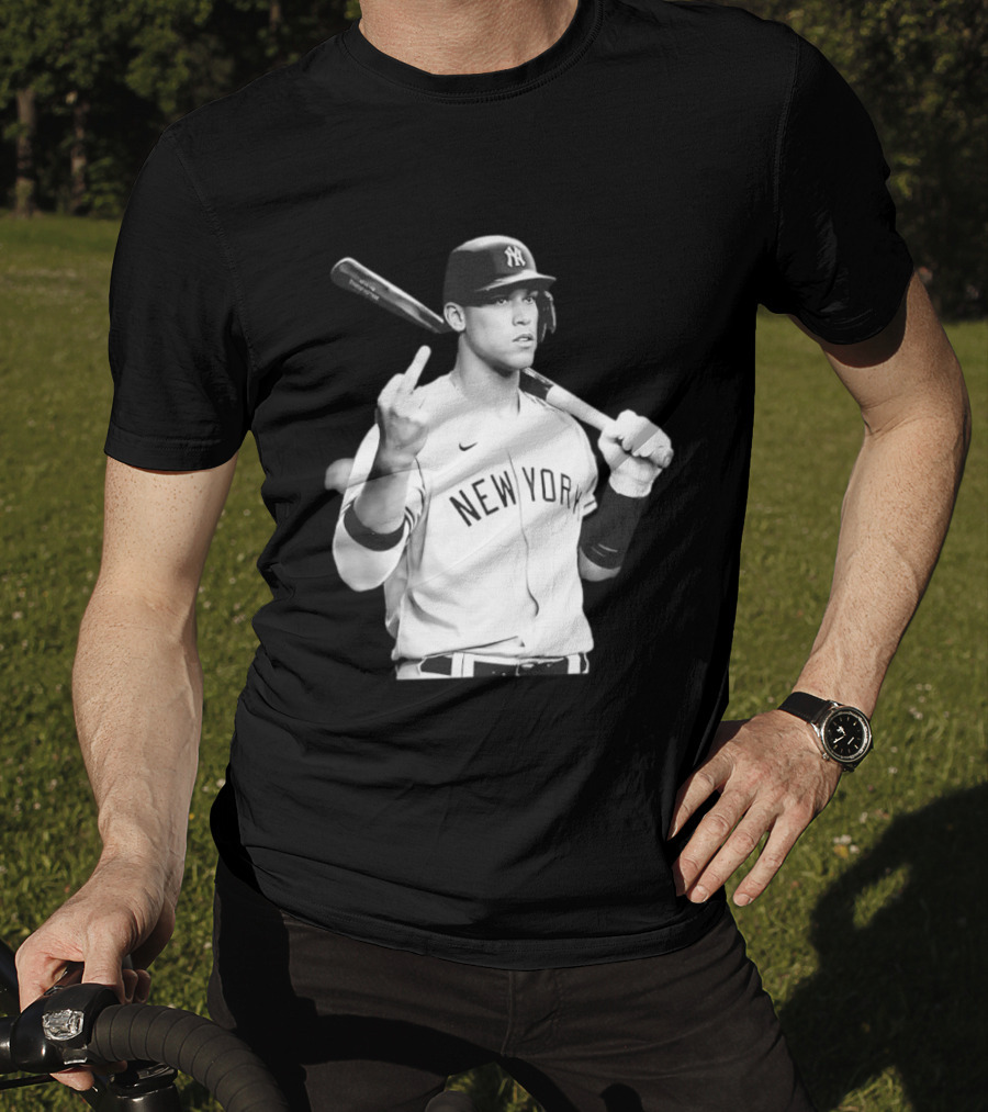 New York Yankees Aaron Judge Baseball Gesture T-Shirt