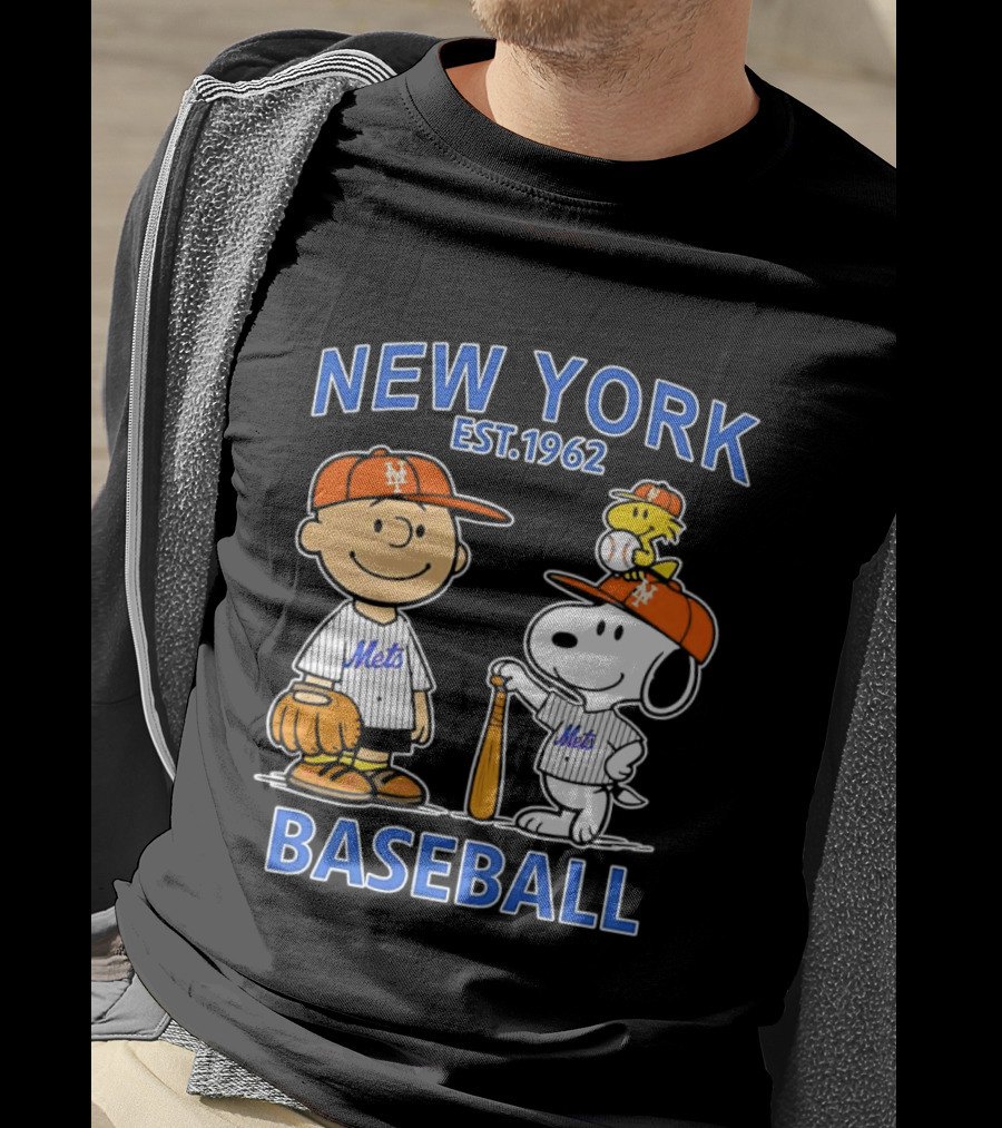 Charlie Brown And Snoopy New York Mets Baseball Est 1962 T-Shirt