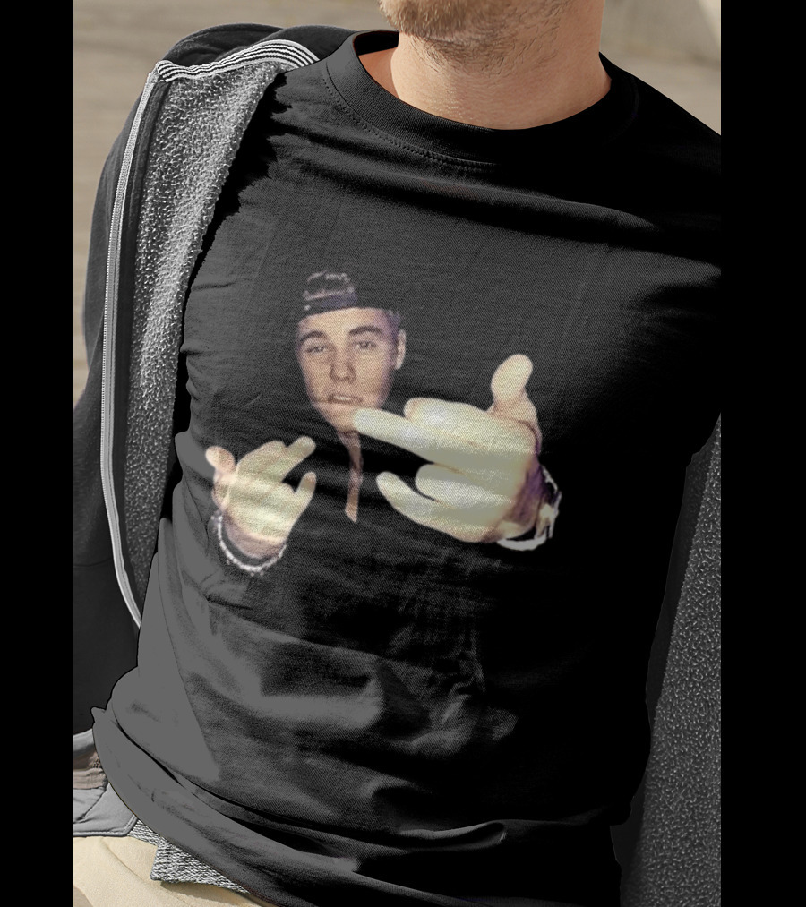 Justin Bieber Middle Finger Gesture Bold Expression T-Shirt