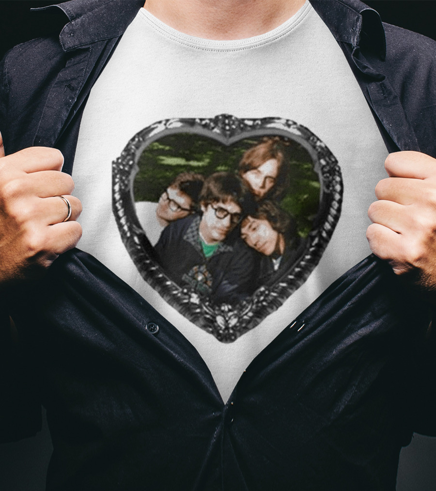 The Lazy Eyes Album Purple Show Heart Frame Band Photo T-Shirt