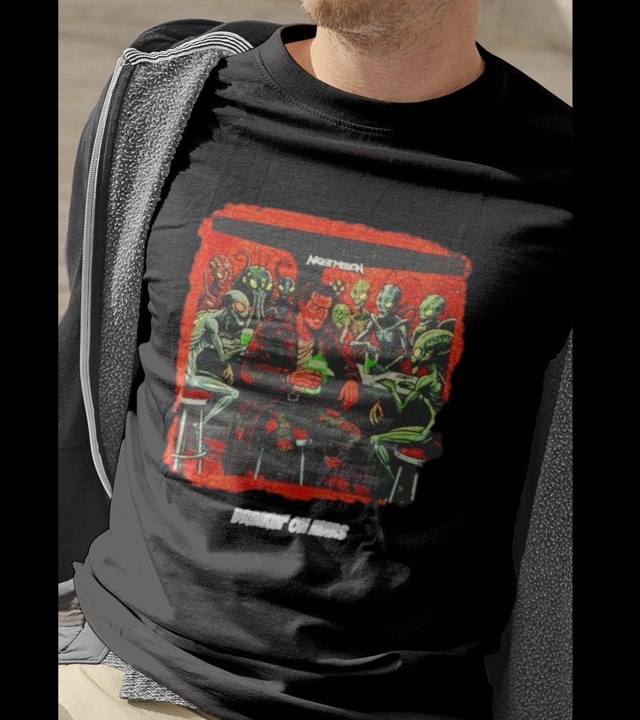 Night Mission Drinkin' On Mars Aliens Bar Scene Retro Sci Fi T-Shirt