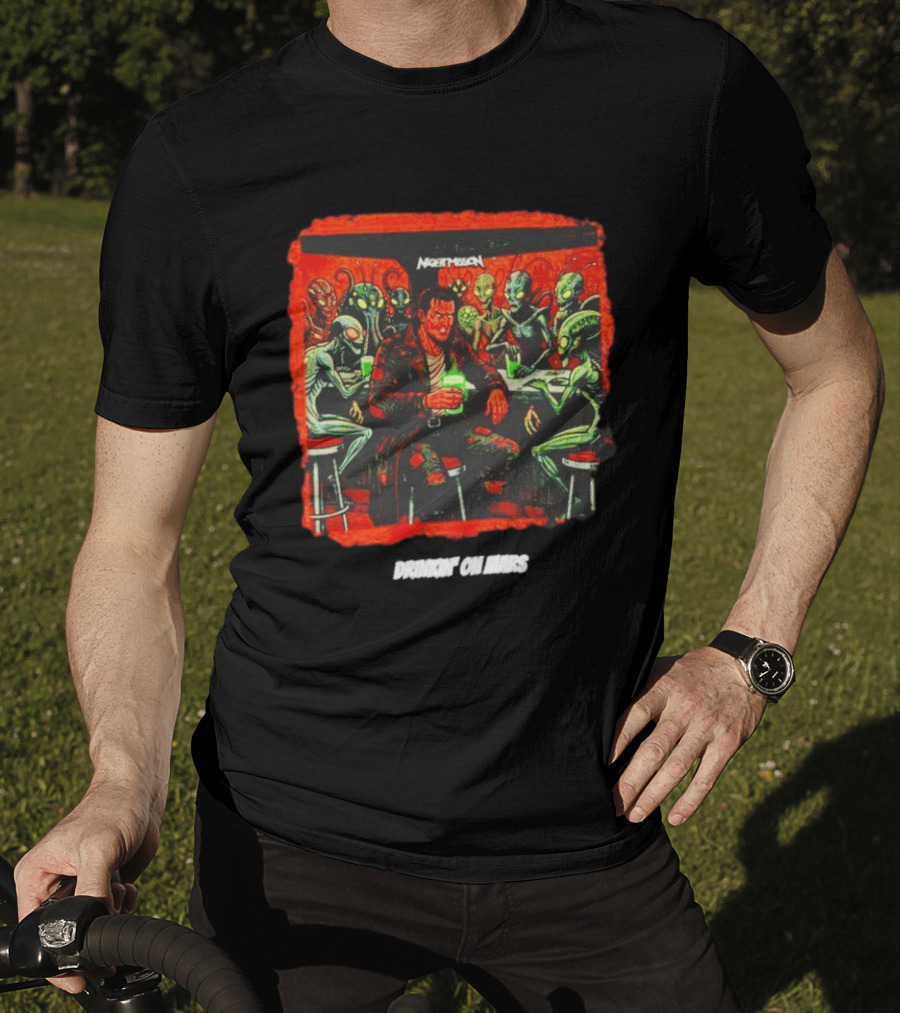 Night Mission Drinkin' On Mars Aliens Bar Scene Retro Sci Fi T-Shirt