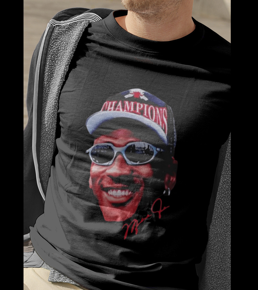 M Jordan Chicago Bulls NBA Champions Big Face T-Shirt