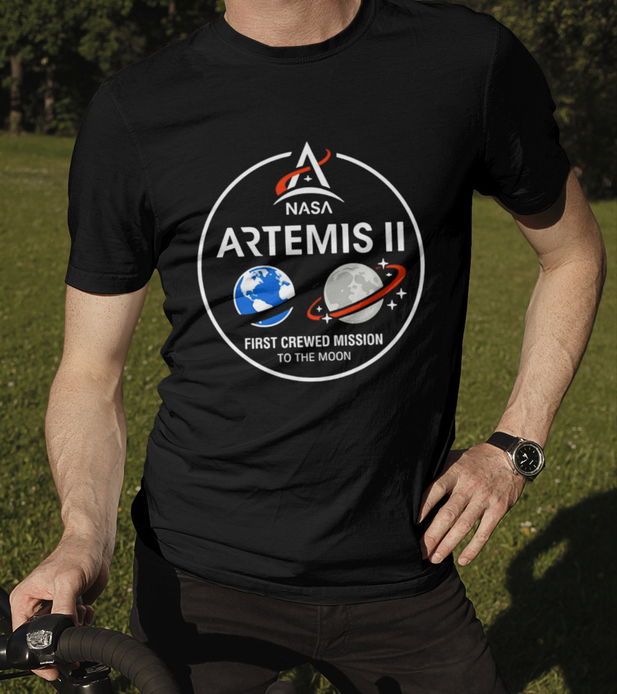NASA Artemis II First Crewed Mission To The Moon Earth And Moon T-Shirt