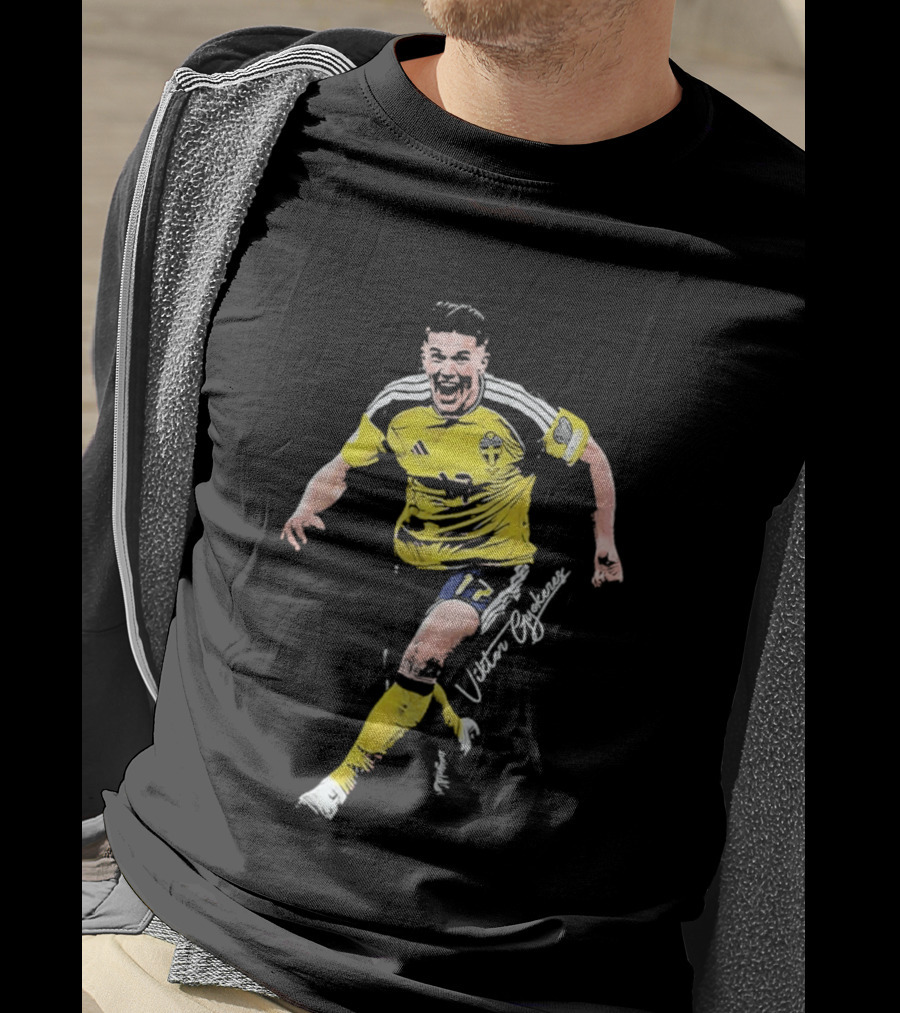 Viktor Gyokeres Player Illustration In Jersey T-Shirt