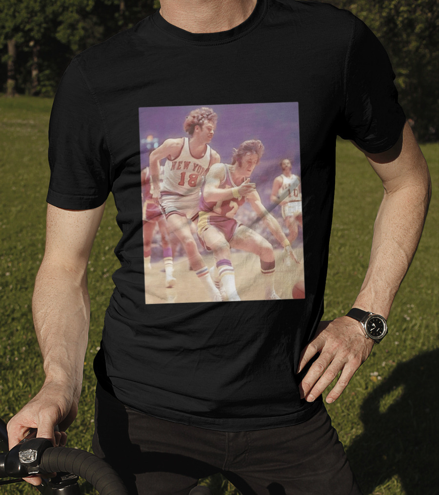 New York 18 Vs Los Angeles 12 Iconic Basketball Legends Phil Jackson Pat Riley Action Moment T-Shirt