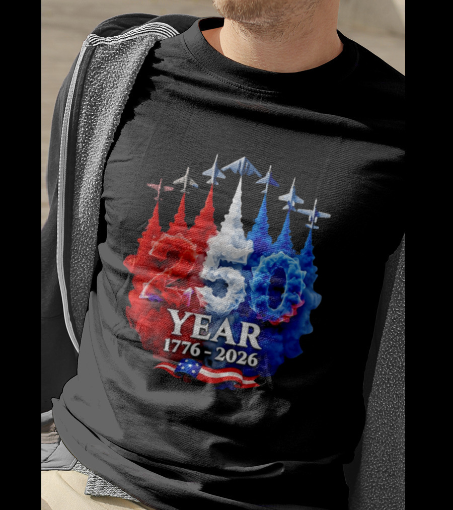 Fighter Jet Leaving A Smoke Trail 250 Years American 250th USA Patriotic 4th Of July T-Shirt