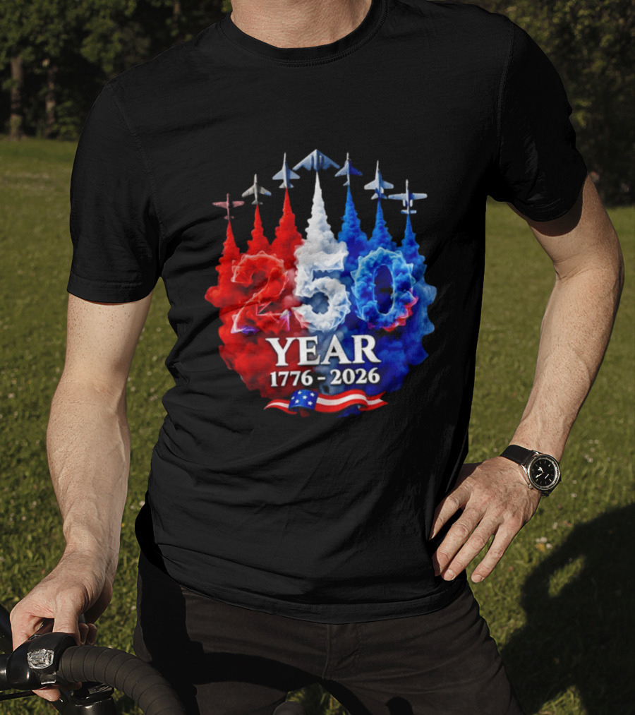 Fighter Jet Leaving A Smoke Trail 250 Years American 250th USA Patriotic 4th Of July T-Shirt