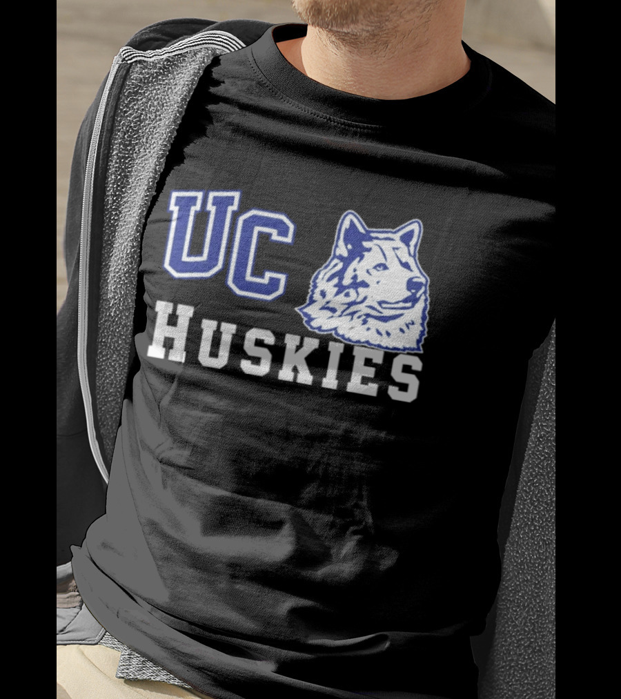 UC Huskies Wolf Head T-Shirt