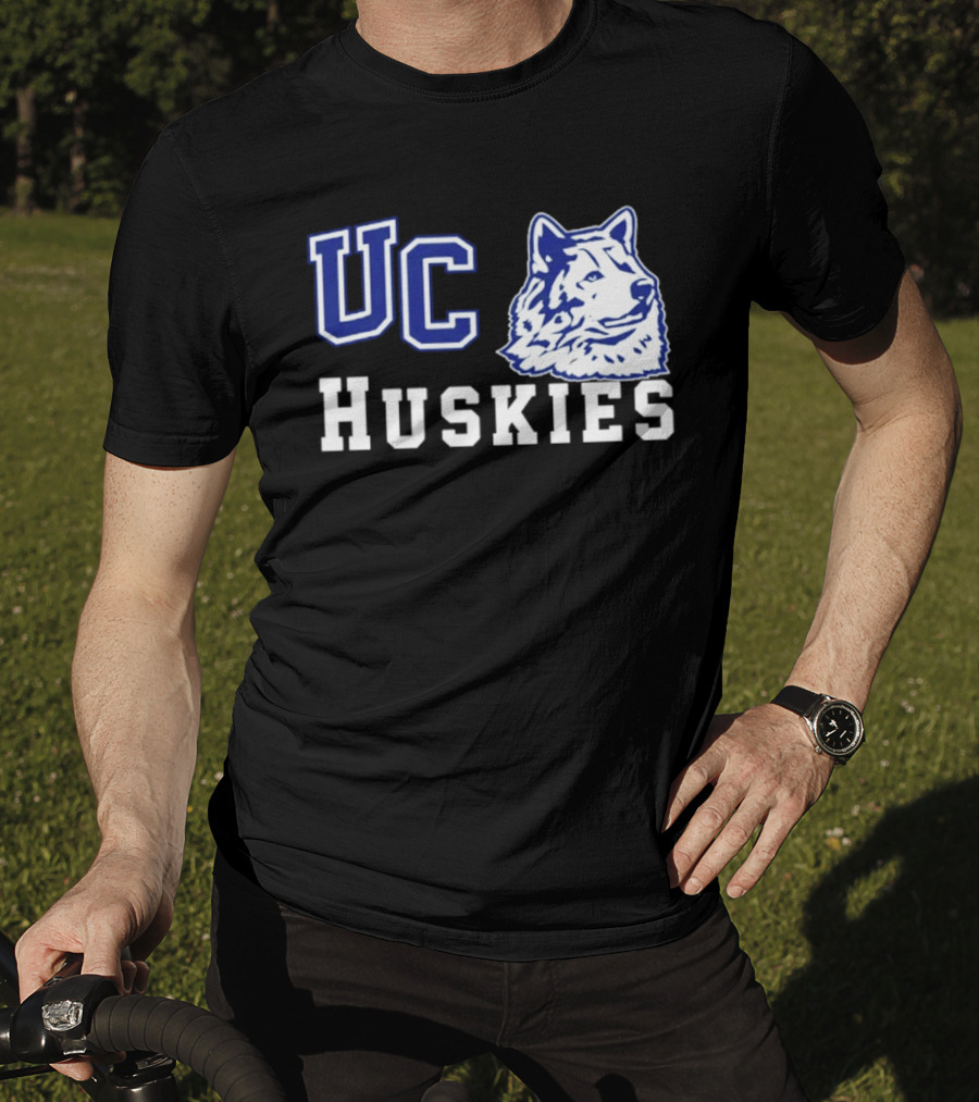 UC Huskies Wolf Head T-Shirt