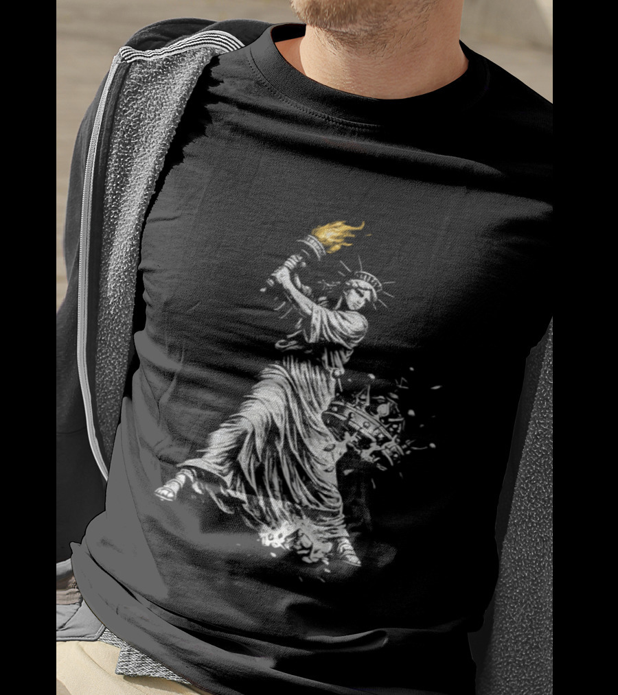 Statue Of Liberty Holding Torch Democracy No Kings Anti Trump T-Shirt