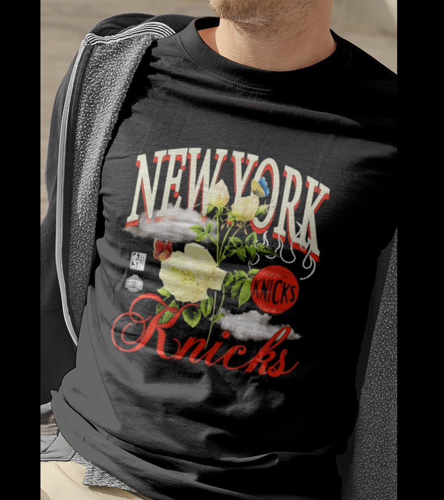 New York Knicks Floral Art With Butterflies And Roses T-Shirt