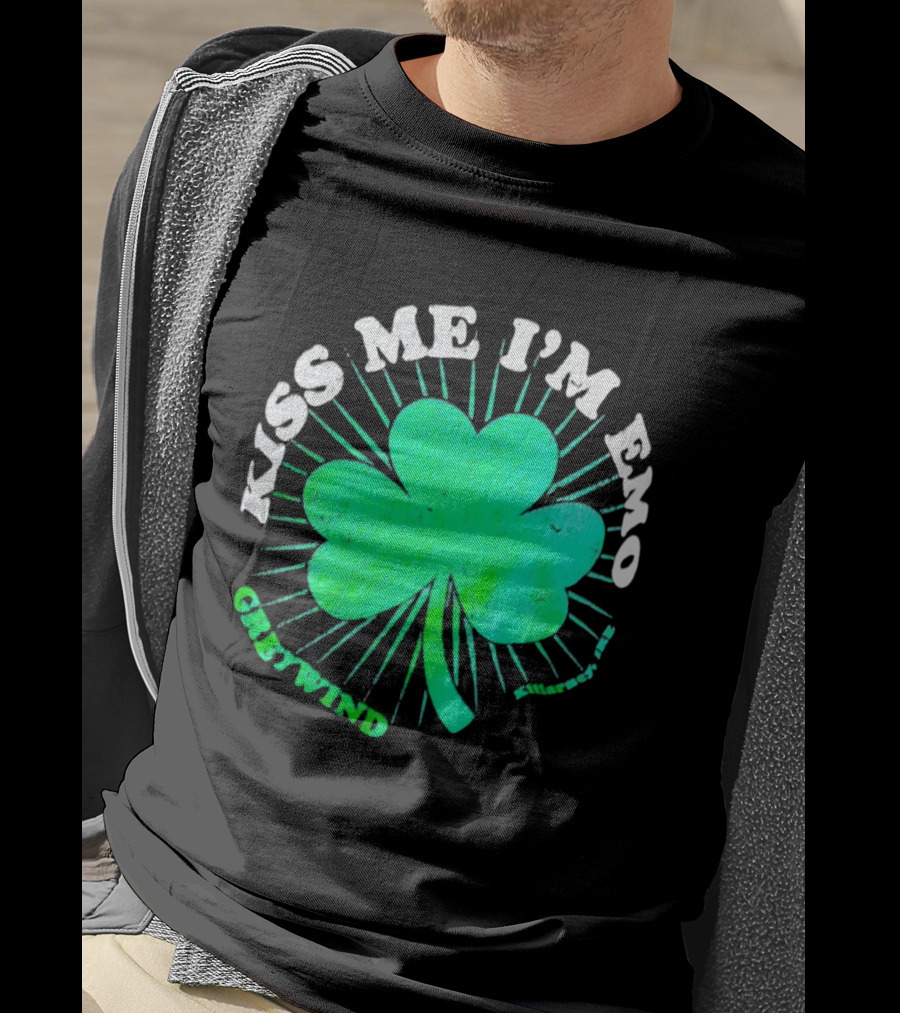 Kiss Me I'm Emo Greywind Shamrock Killarney Ireland T-Shirt
