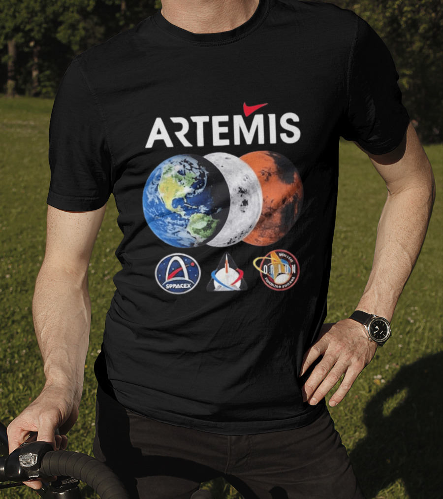 Artemis SpaceX Orion Mission Moon Earth Mars T-Shirt