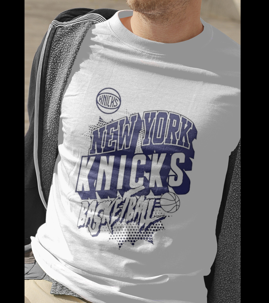 New York Knicks NBA Basketball Team Official Merchandise T-Shirt