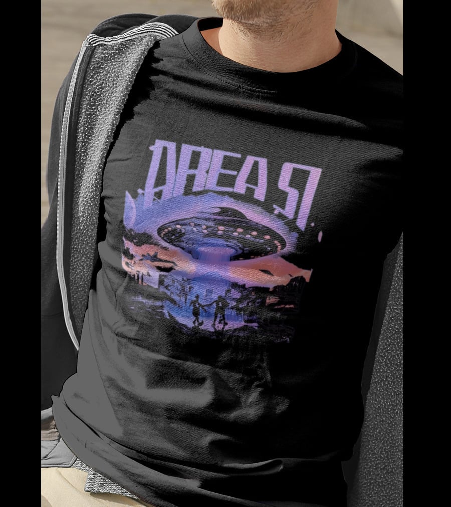 Area 51 UFO Extraterrestrial Invasion Scene T-Shirt