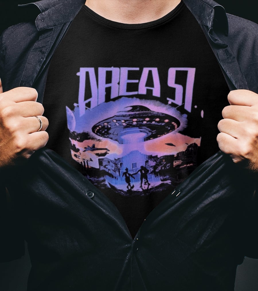 Area 51 UFO Extraterrestrial Invasion Scene T-Shirt