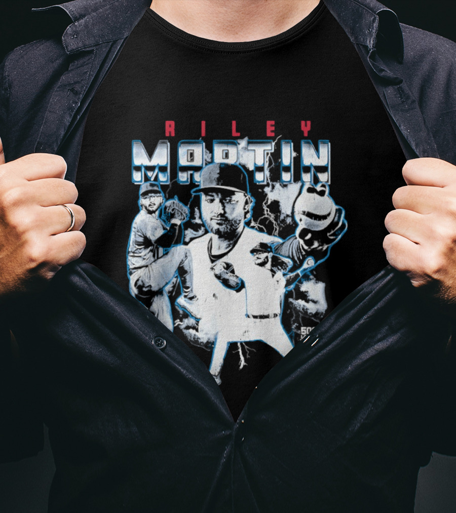 Riley Martin Chicago Cubs MLB Lightning Pitcher Action Scene T-Shirt