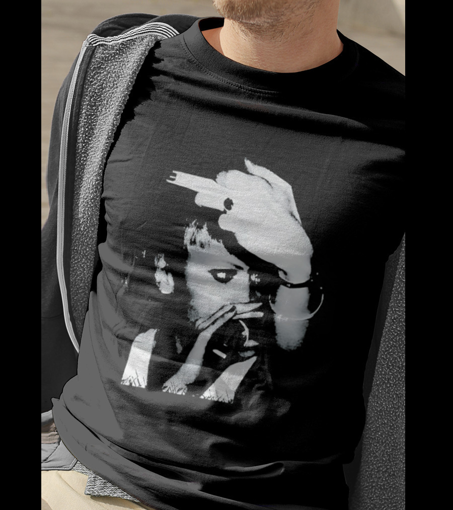 Gwen Stefani Middle Finger Classic Punk Rock Iconic Gesture T-Shirt