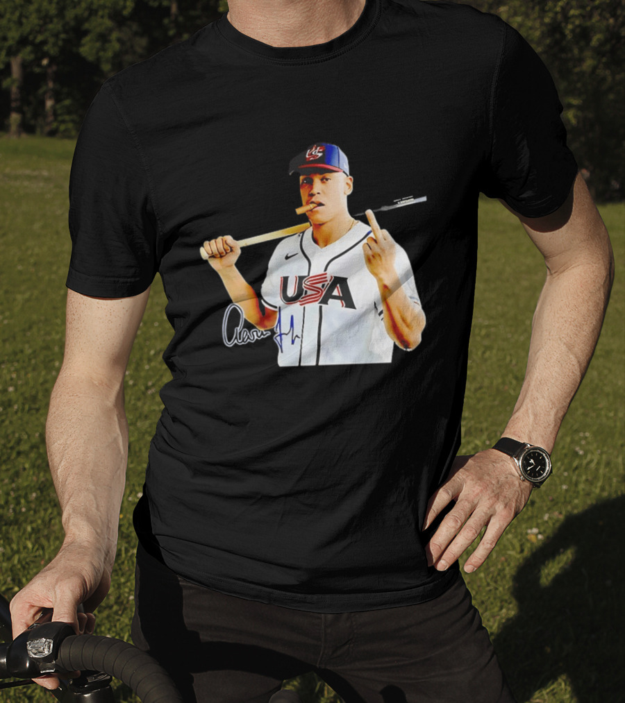 Aaron Judge USA World Baseball Smoking Middle Finger Gesture Iconic Sports Symbolism T-Shirt