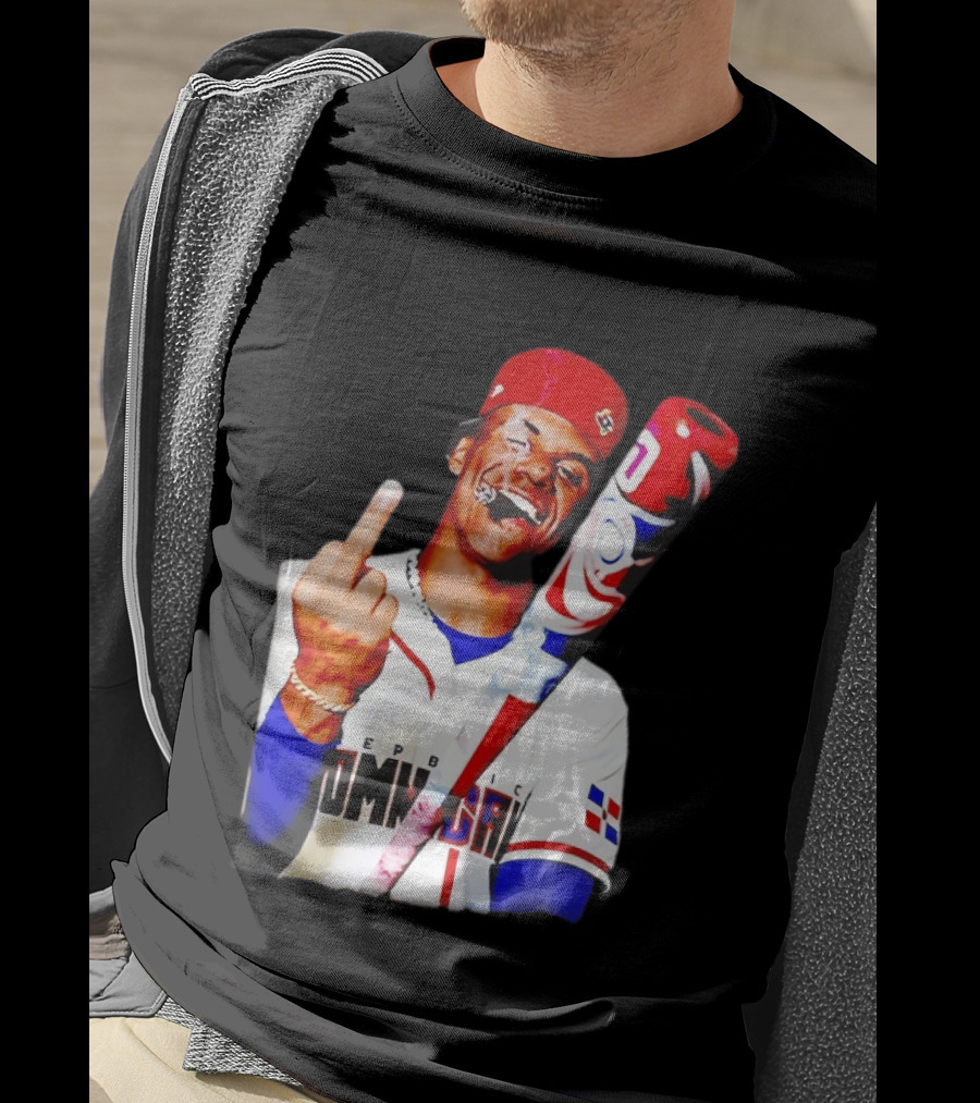 Juan Soto Dominican Republic Baseball Smoking Gesture Middle Finger T-Shirt