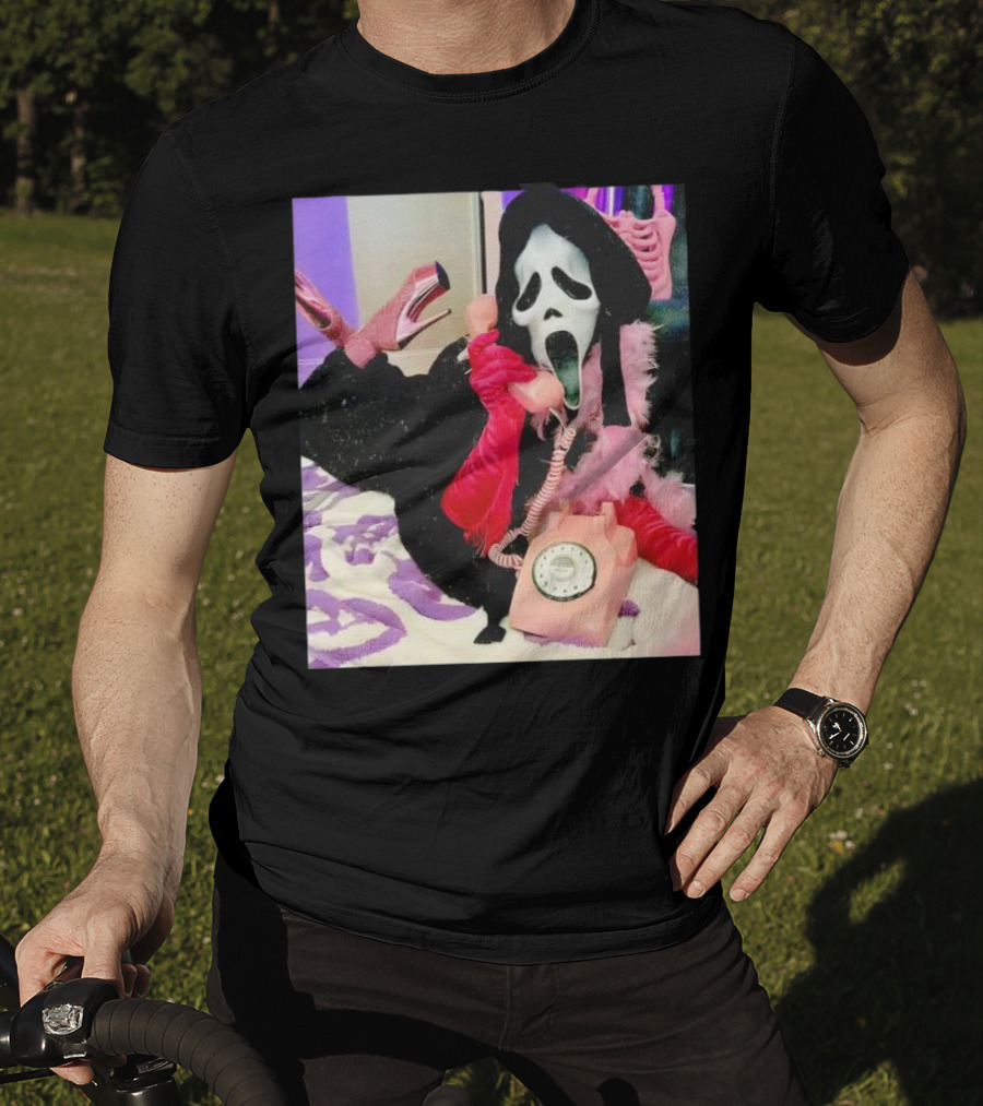 Scream Ghostface Halloween Pink Vintage Telephone Retro Style T-Shirt