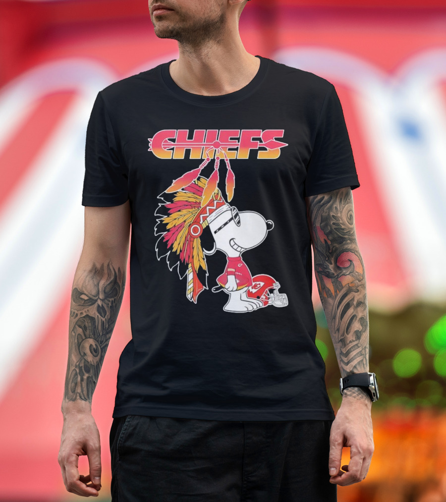 Kansas City Chiefs Snoopy Native American Helmet Charlie Brown NFL Peanuts Crossover T-Shirt