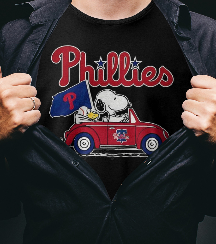 Snoopy Woodstock Philadelphia Phillies Car Baseball Flag T-Shirt