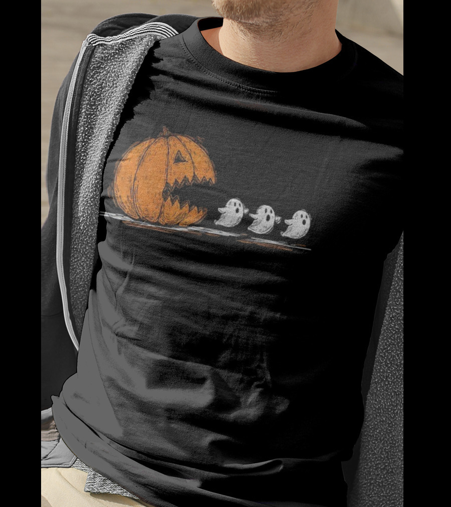 Pumpkin Chasing Ghosts Spooky Season Funny Halloween Vintage T-Shirt
