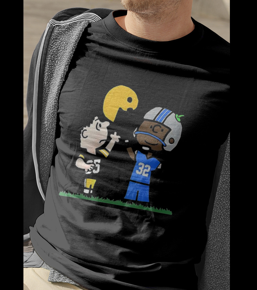 Green Bay Packers Vs Detroit Lions Peanuts Cartoon Lucy Charlie Brown Football T-Shirt