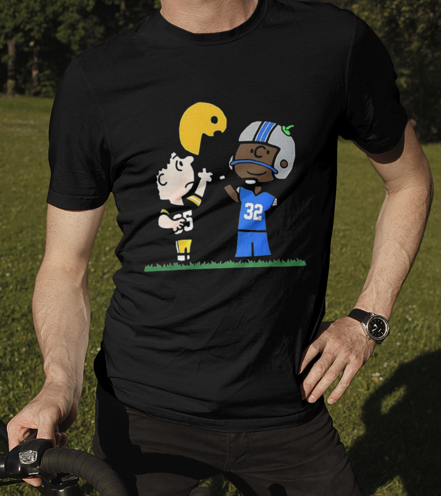 Green Bay Packers Vs Detroit Lions Peanuts Cartoon Lucy Charlie Brown Football T-Shirt