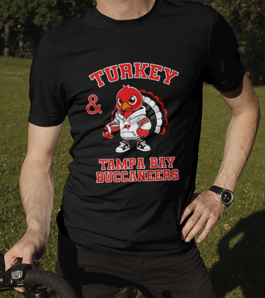 Turkey Tampa Bay Buccaneers Football NFL Happy Thanksgiving Celebration T-Shirt