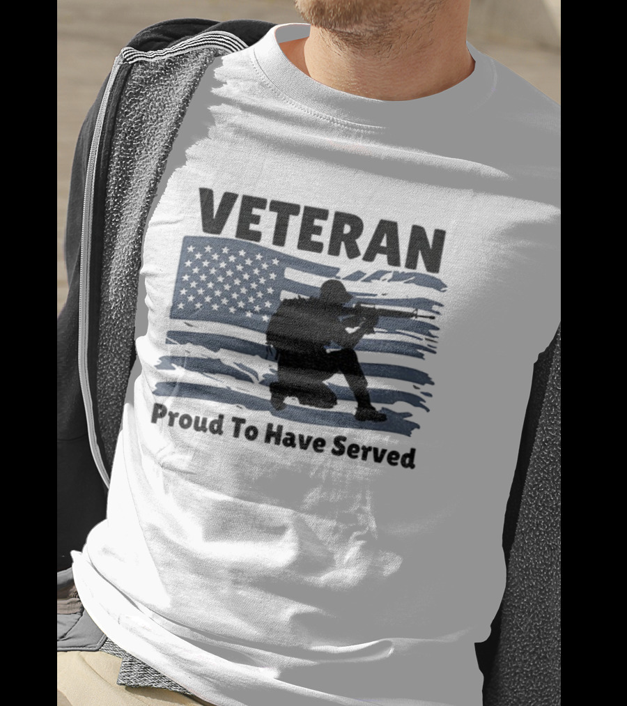 Veteran Proud To Have Served American Flag And Soldier Kneeling T-Shirt