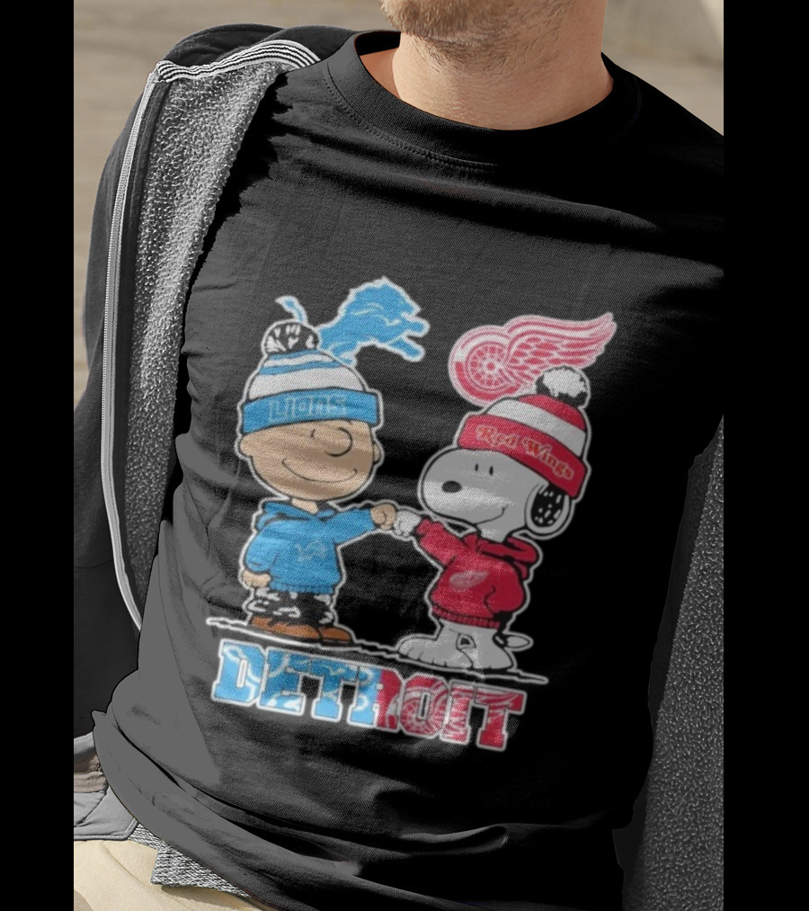 Detroit Snoopy Peanuts Fan Lions Red Wings Christmas T-Shirt