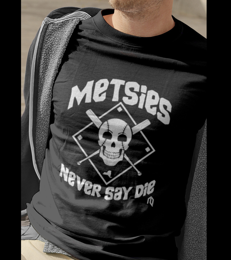 Metsies Never Say Die Skull Crossbones Baseball Diamond Mets Theme T-Shirt