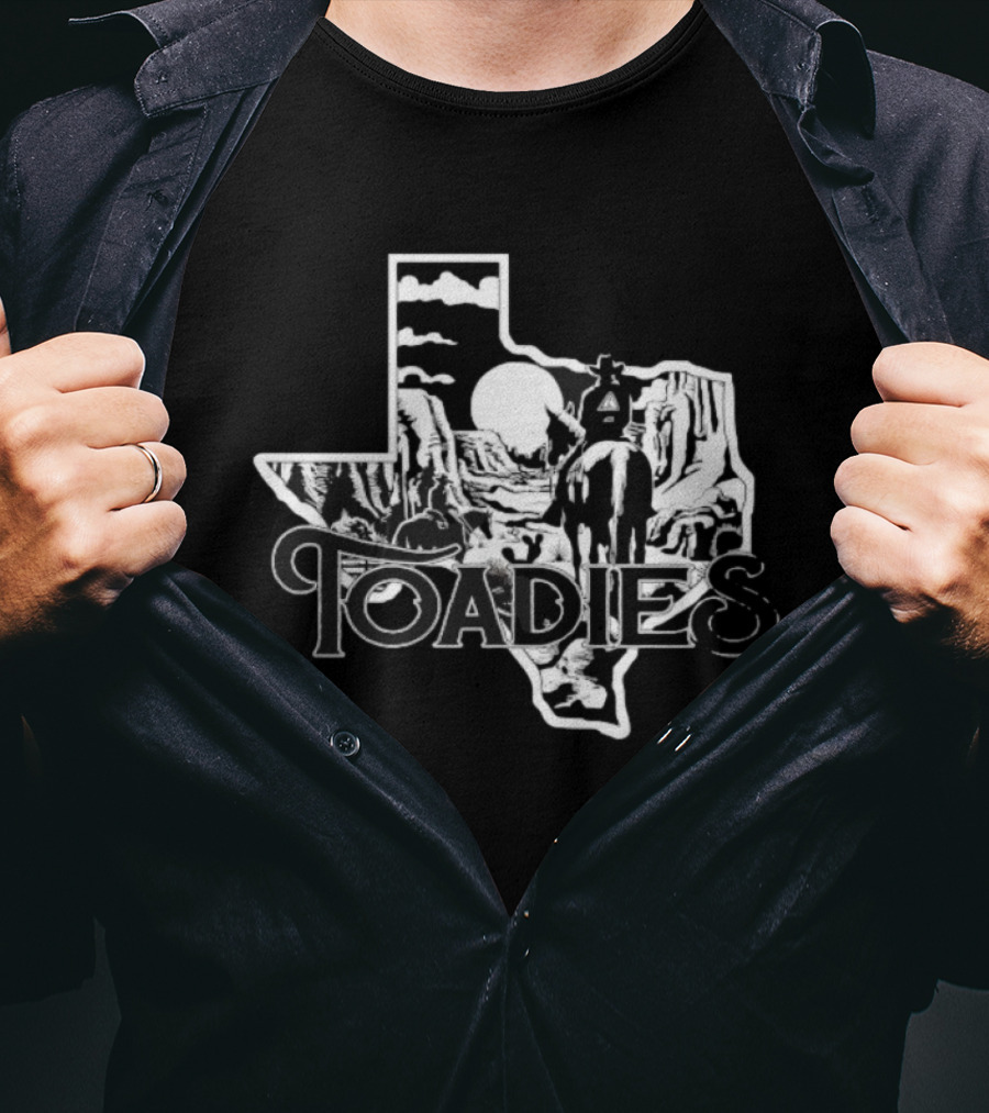 Toadies Western Texas Landscape Cowboy Moon Scene Vintage Style T-Shirt