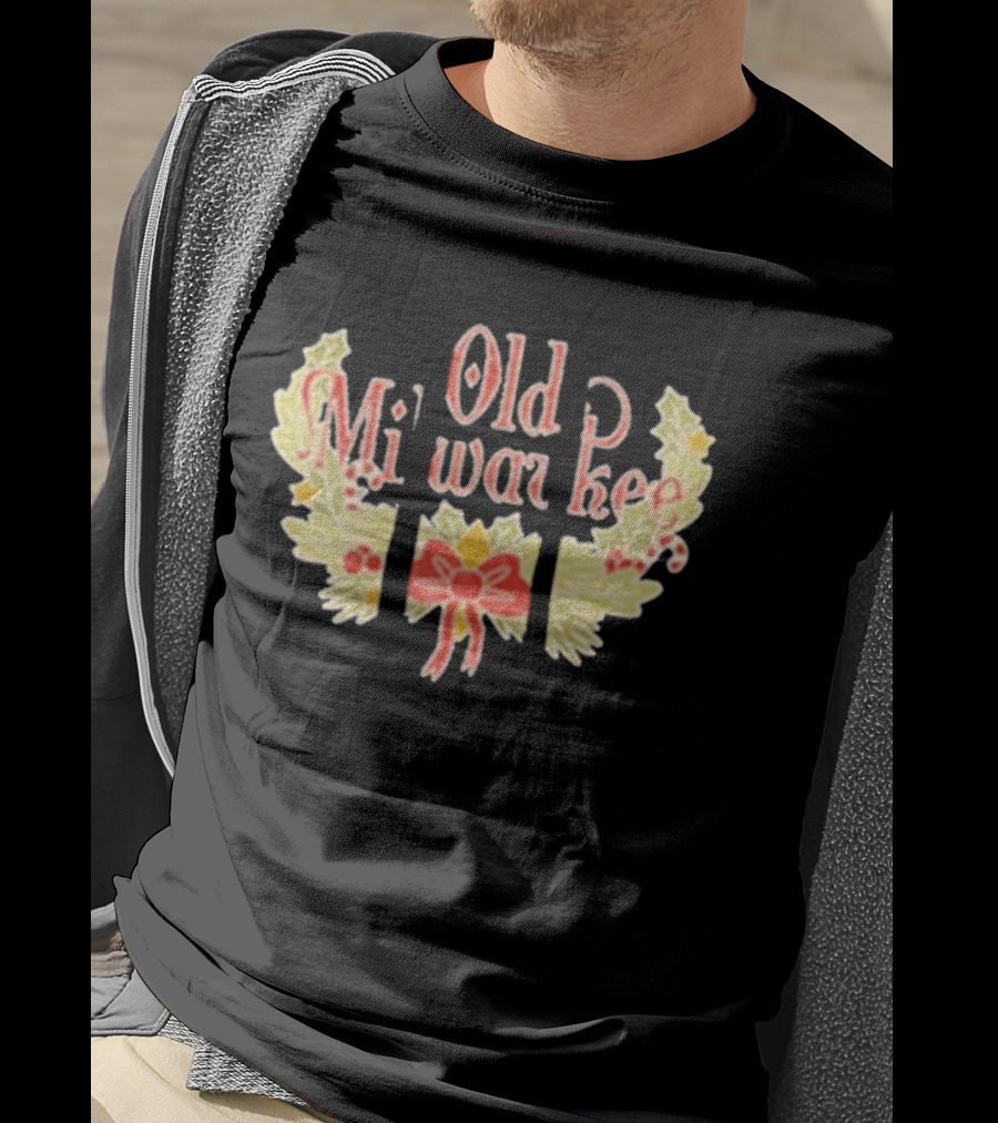 Old Milwaukee Holiday Reserve Christmas Wreath Bow Vintage Retro T-Shirt