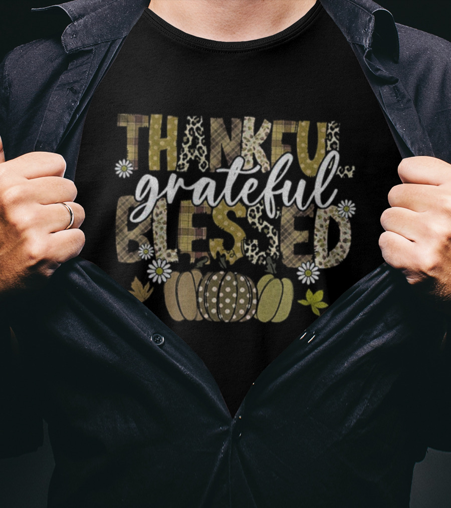 Thankful Grateful Blessed Thanksgiving Fall Pumpkin Daisies And Leaves T-Shirt