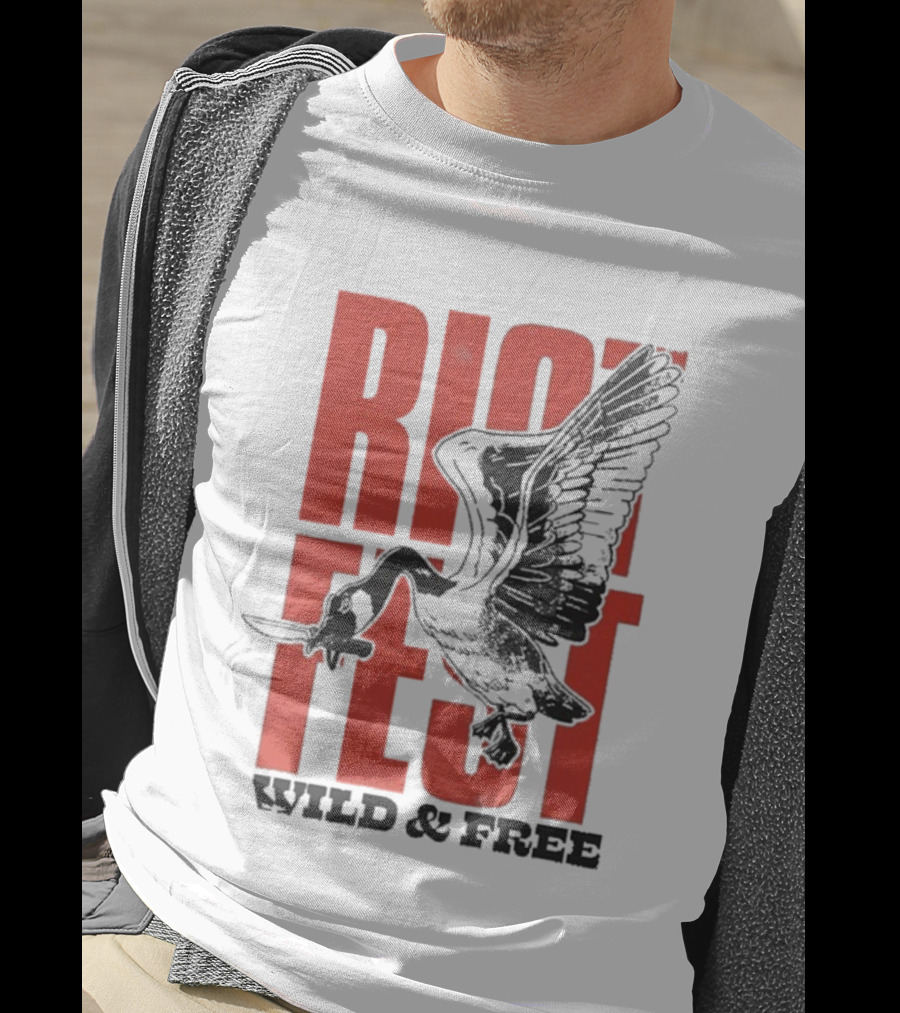 Riot Fest Wild And Free Goose Knife Iconic Design T-Shirt
