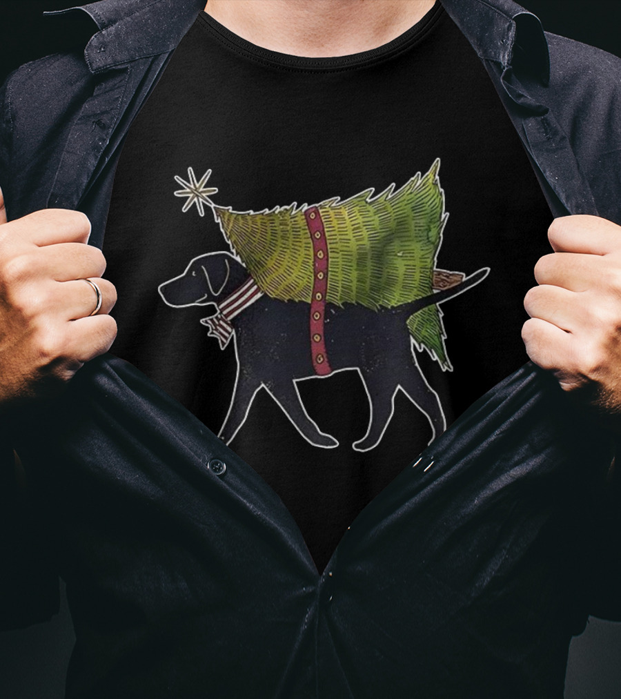 Black Lab Carrying Christmas Tree With Bow And Star T-Shirt