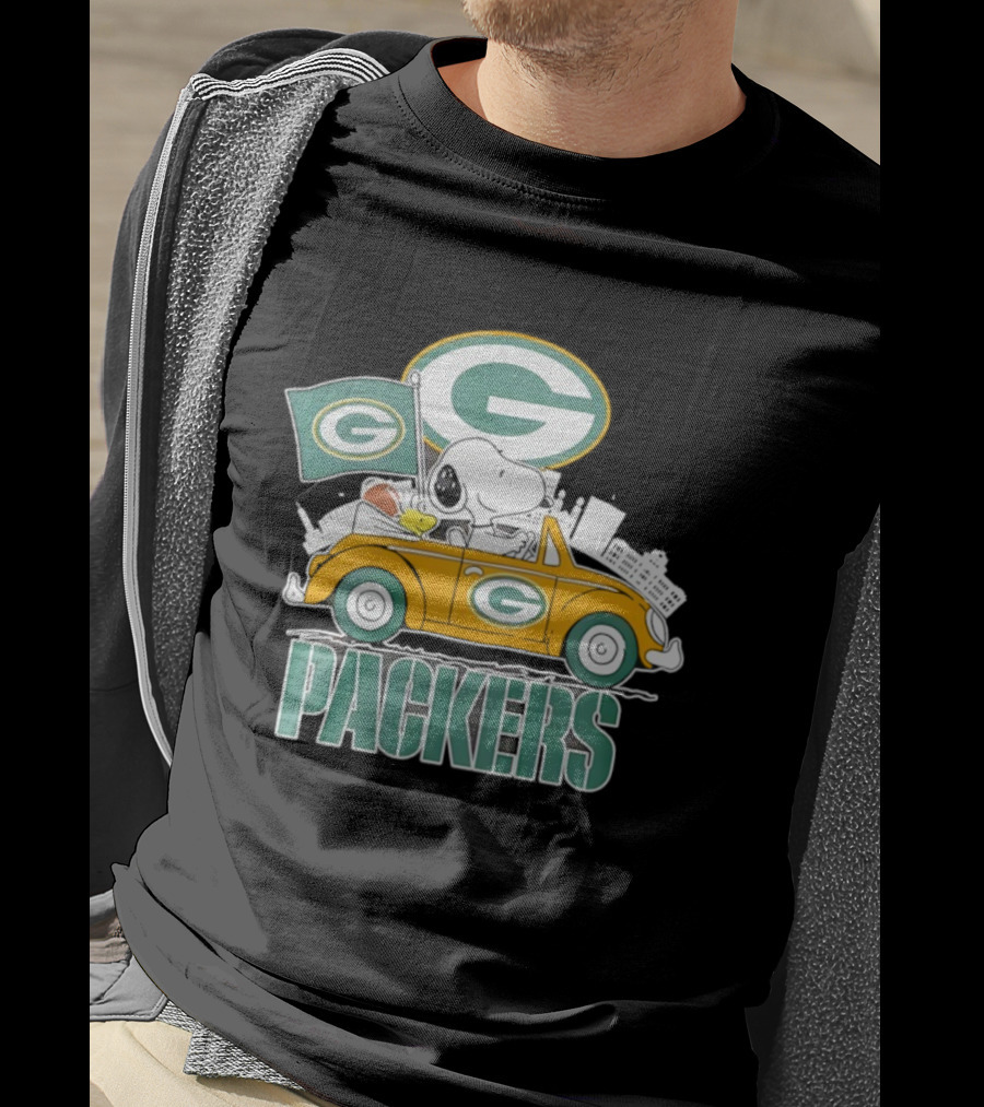 Green Bay Packers Snoopy Woodstock Driving Car Football Fan Art T-Shirt