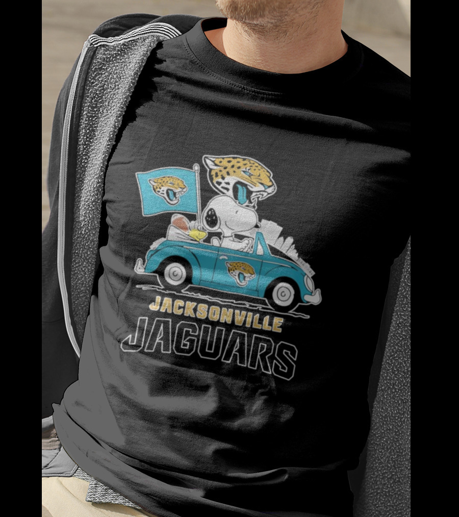 Peanuts Jacksonville Jaguars Snoopy Driving Car With Flag And Football T-Shirt